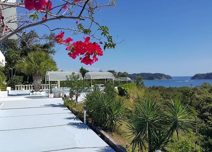 Barracuda Aparthotel 4*