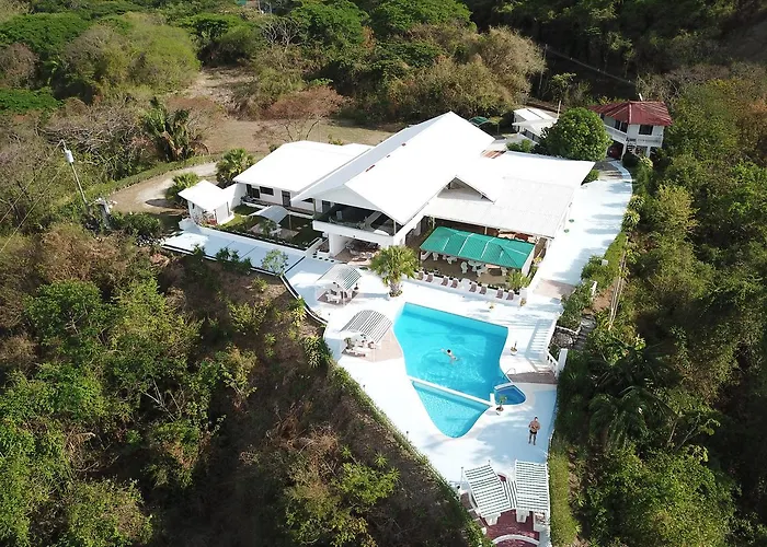 Barracuda Aparthotel 4*